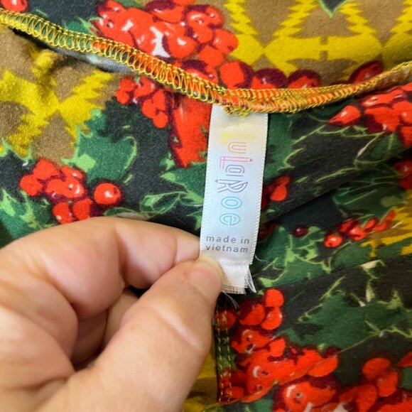 LuLaRoe One Size Leggings Retro CHRISTMAS Gold Trees Holly Holidays Soft Stretch - Picture 6 of 7